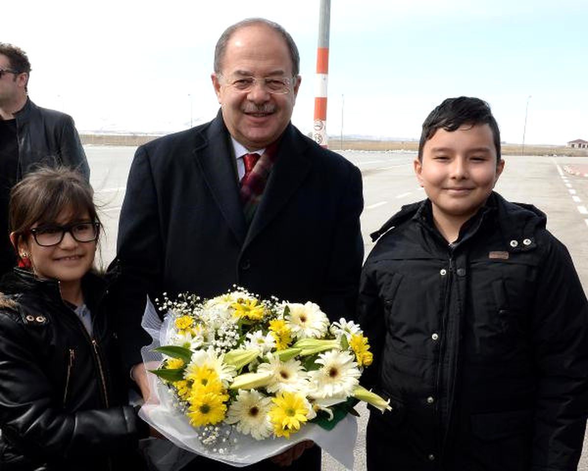 Bakan Akdağ: Fetö\'cüler Avrupa\'da Cirit Atıyor