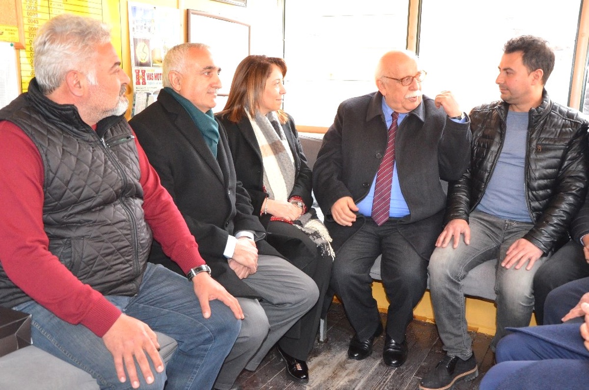 Bakan Avcı Taksi Durağını Ziyaret Etti
