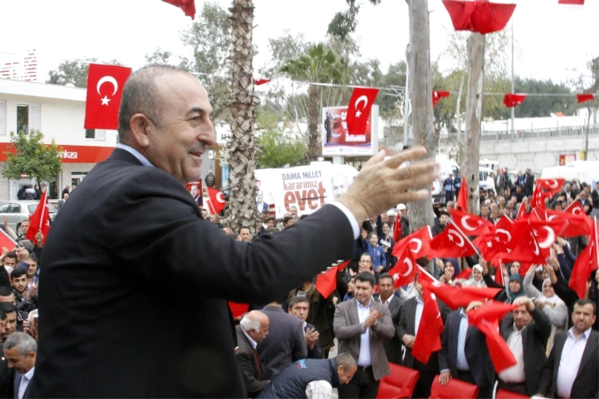 Bakan Çavuşoğlu: "Benim Oradaki Vatandaşlarıma İkinci Seviye Muamele Yapamazsın"