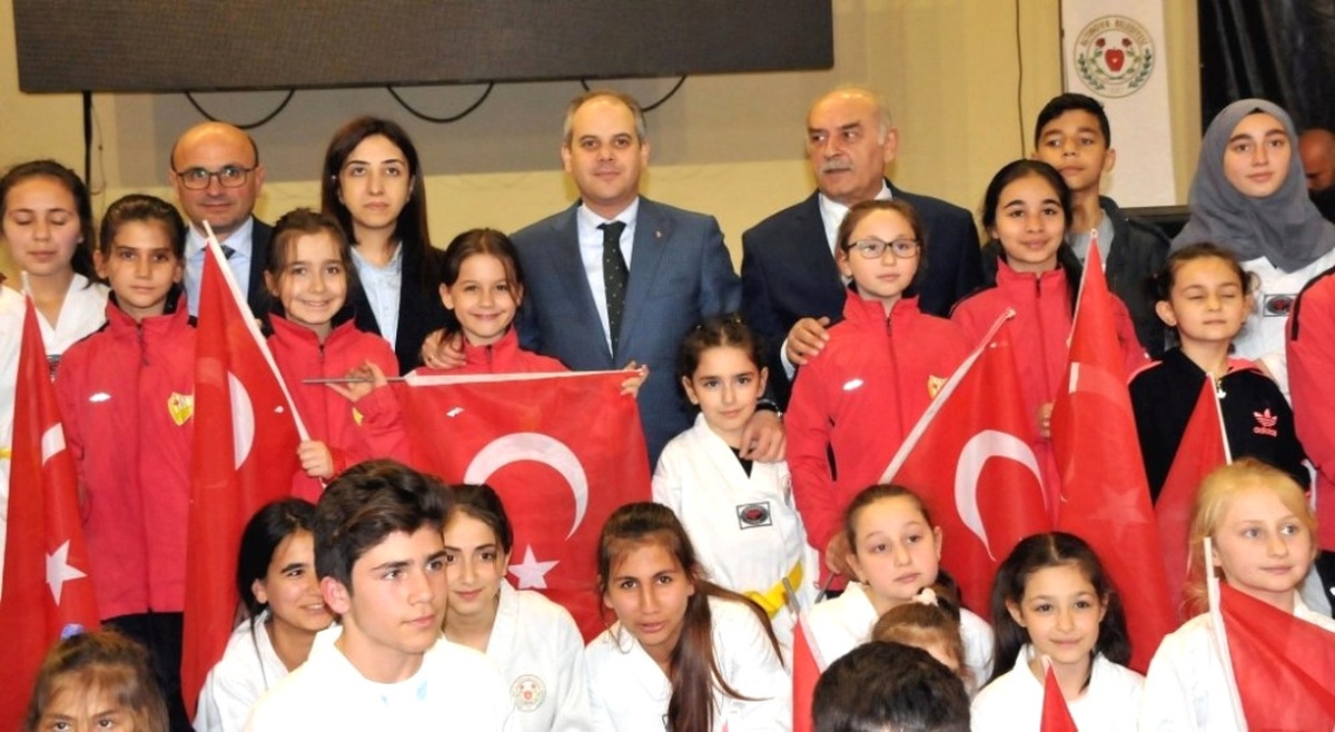 Bakan Kılıç, Yalova\'da Toplu Spor Tesislerini Hizmete Açtı