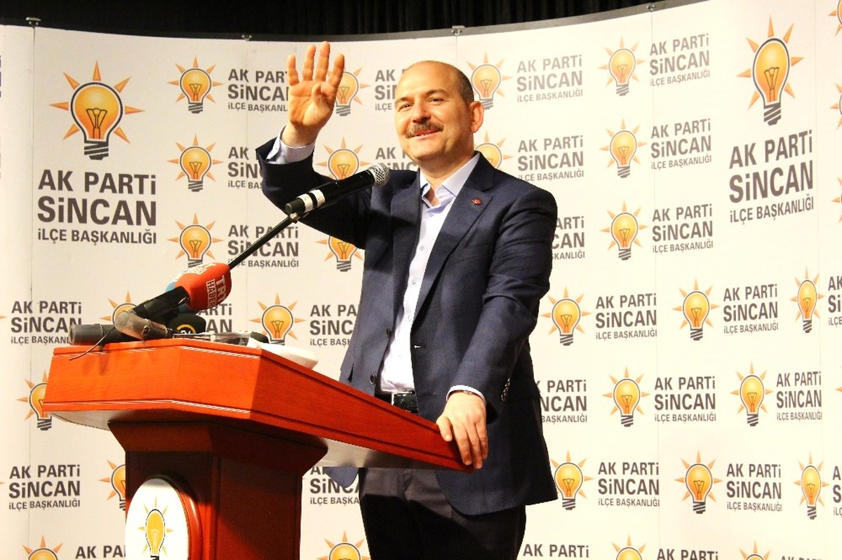 Bakan Soylu: "Bunlar Sıçan Gibi Kaçıyorlar, Bizim Evlatlarımız da Onları Kovalıyorlar"