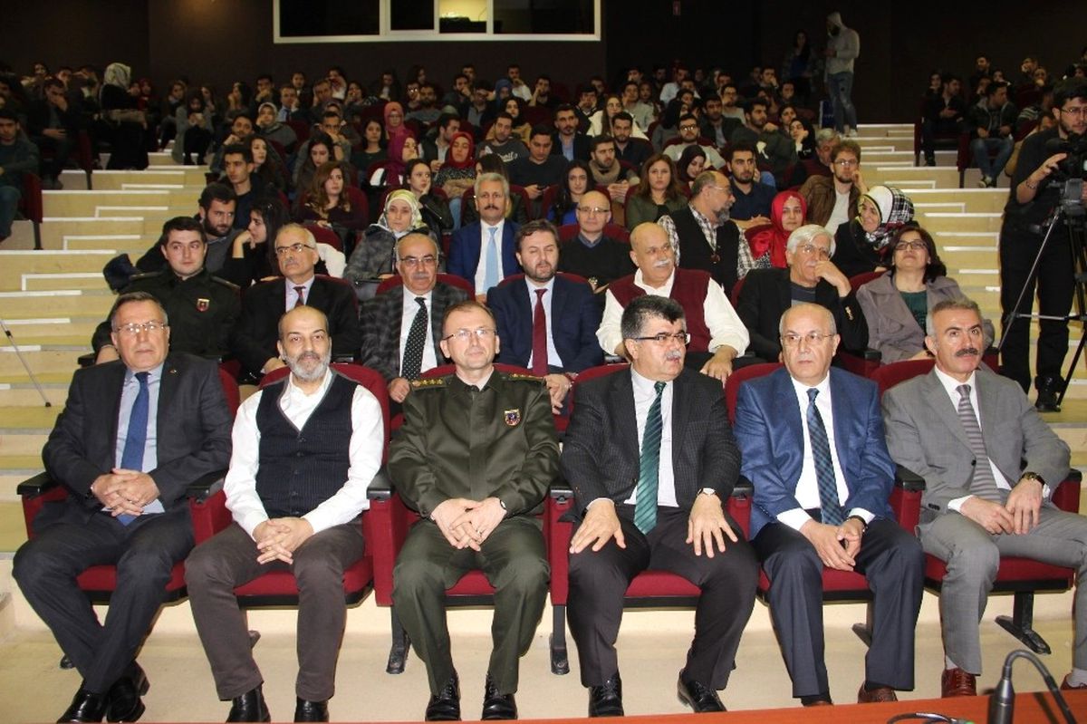 Başbakan Başdanışmanı Barkçin Manisa\'da Öğrencilerle Buluştu