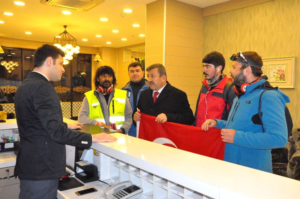 Başkan Karabacak, "Kardeşlik İçin Evet" Diyen Aktivistler ile Yürüdü