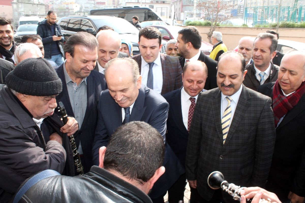 Başkan Topbaş\'a Davullu Zurnalı Karşılama