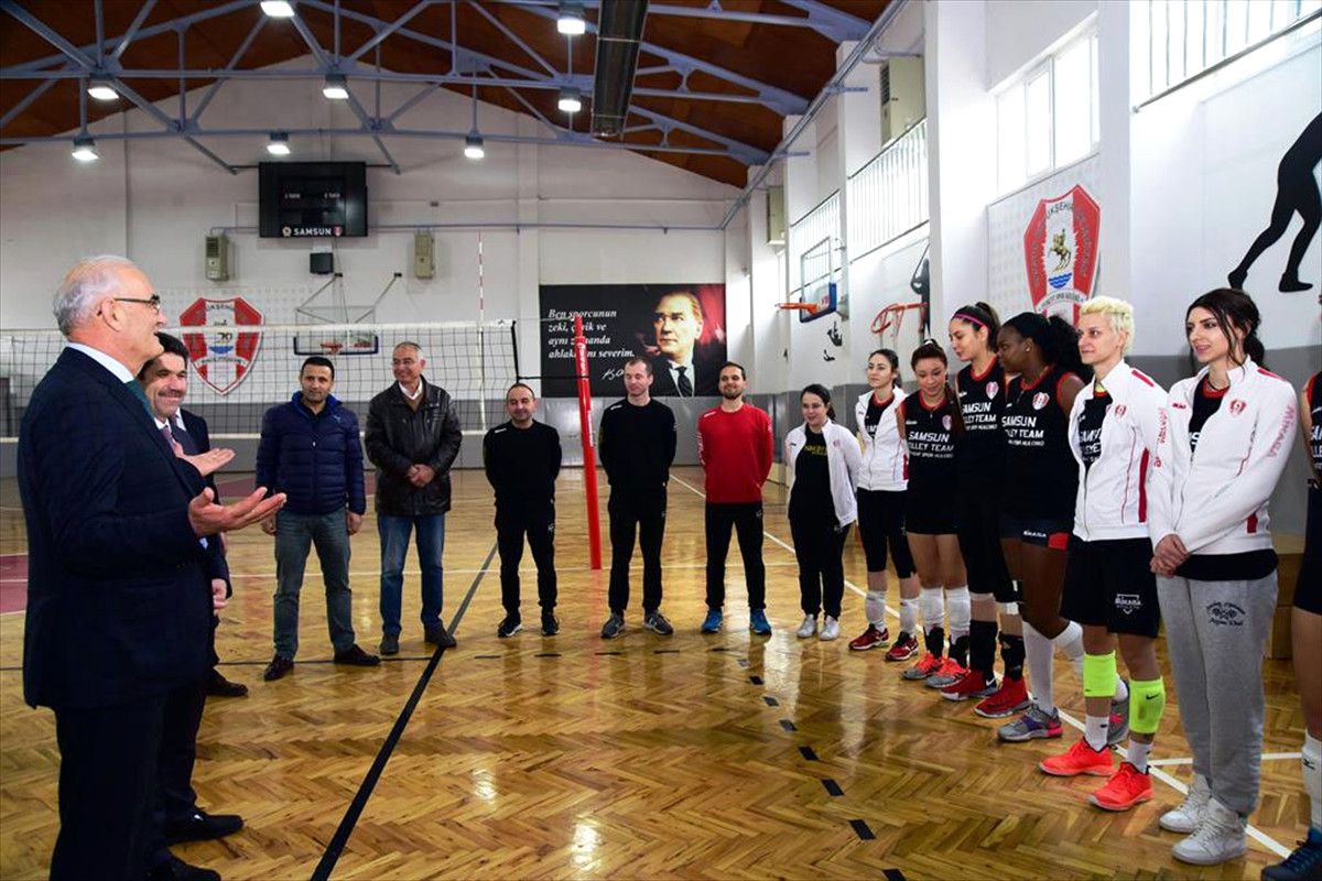 Başkan Yılmaz, Voleybolcuları Uğurladı