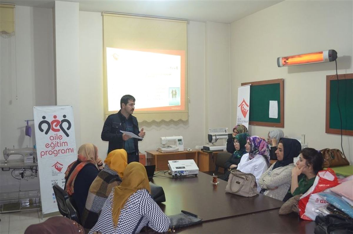 Bingöl\'de "Koruyucu Aile ve Evlat Edindirme" Semineri