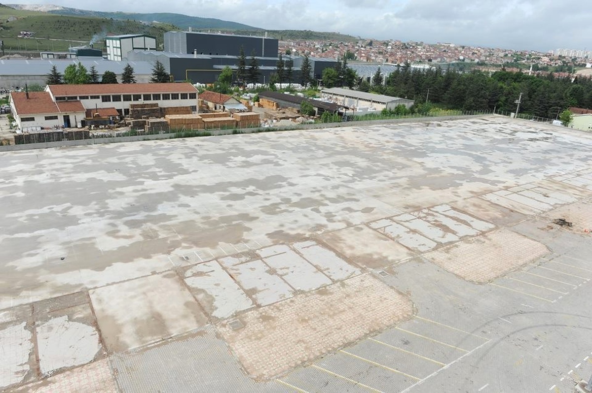 Bozüyük\'te Kapalı Pazar İhaleye Çıkıyor