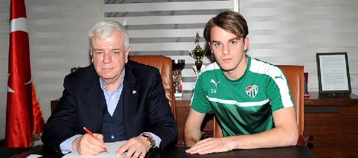 Bursaspor\'da Ertuğrul Ersoy\'un Sözleşmesi Uzatıldı
