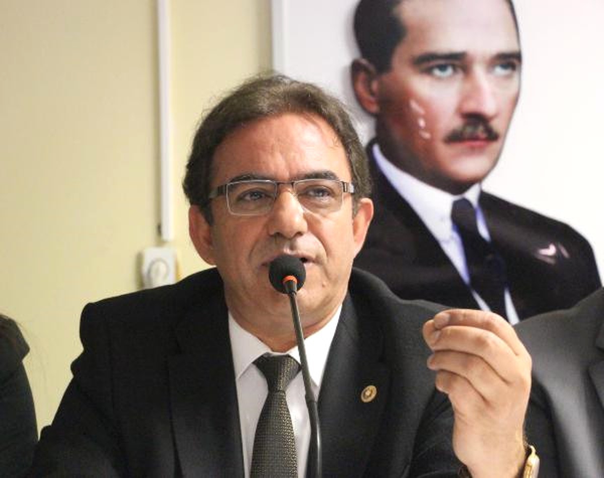 CHP\'li Budak: Biz Şu Anda Tek Adama Türkiye\'nin Tapusunu Veriyoruz