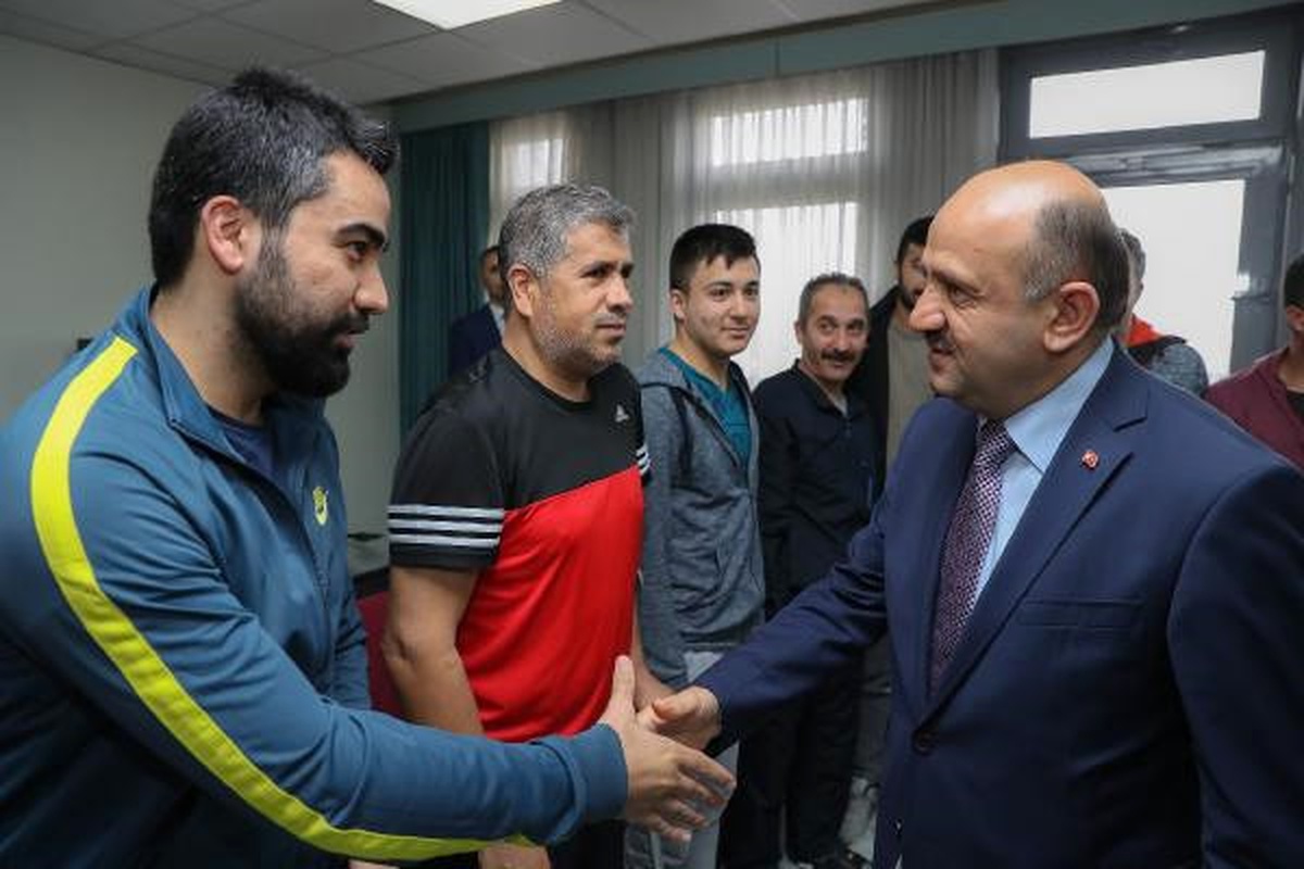 Dha Ankara - Milli Savunma Bakanı Fikri Işık, Gazilerle Bir Araya Geldi