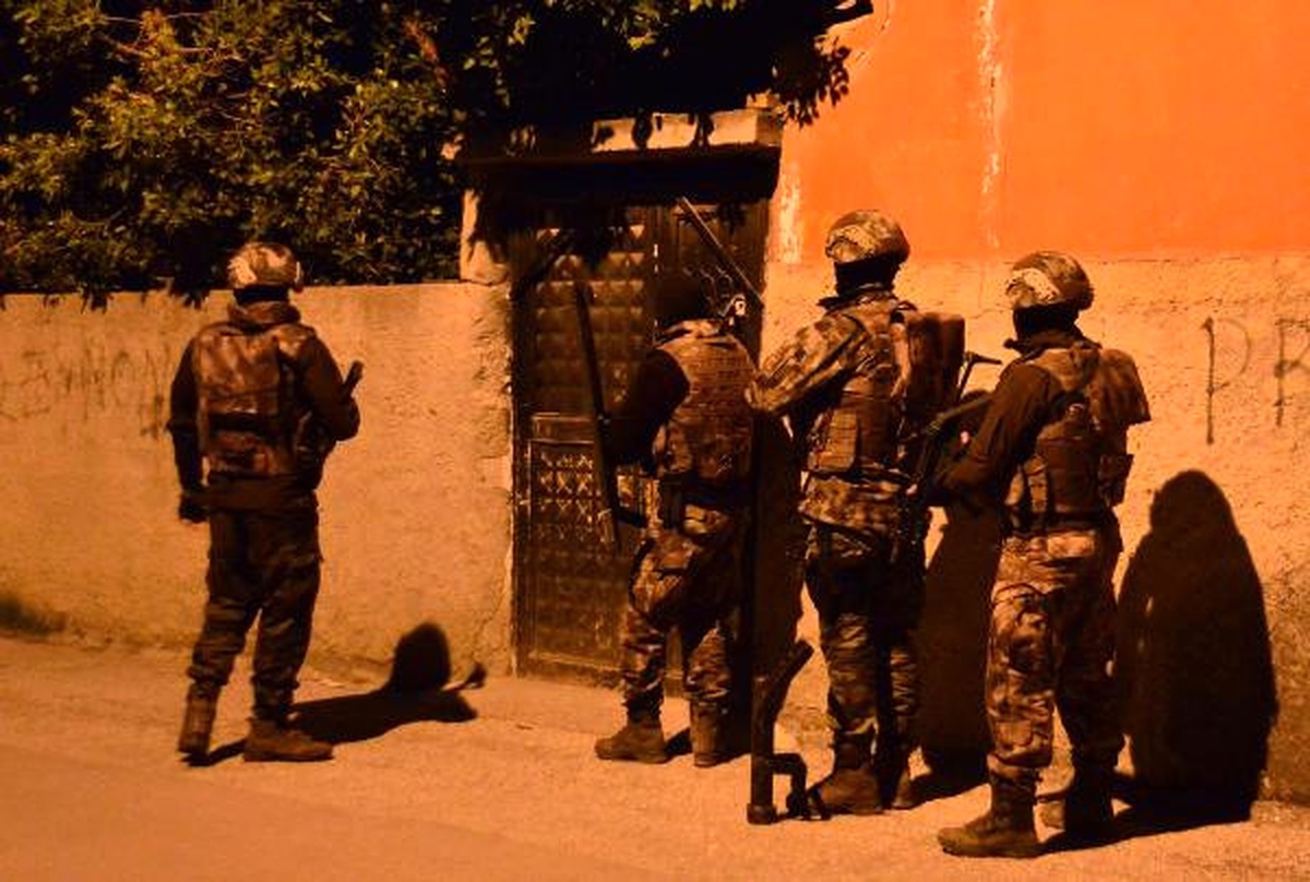 Dha Yurt : Adana\'da Hava Destekli PKK Operasyonu: 36 Gözaltı