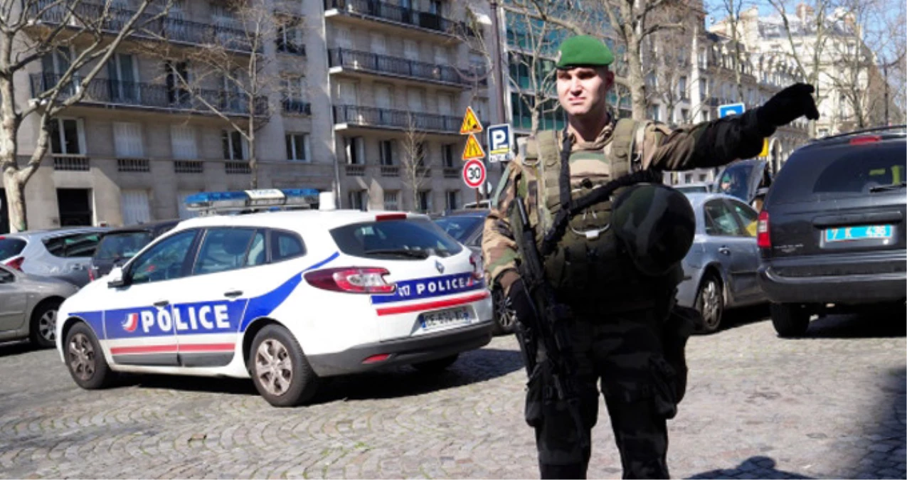 Fransa\'da Bir Askeri Okula Giren Saldırgan Ateş Açarak Öğrencileri Yaraladı (2)