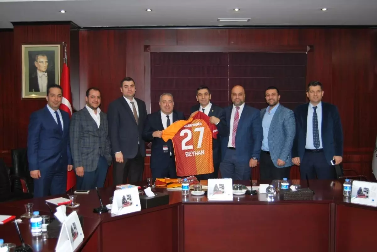 Galatasaraylılar Derneğinden Başkan Hıdıroğlu\'na Ziyaret