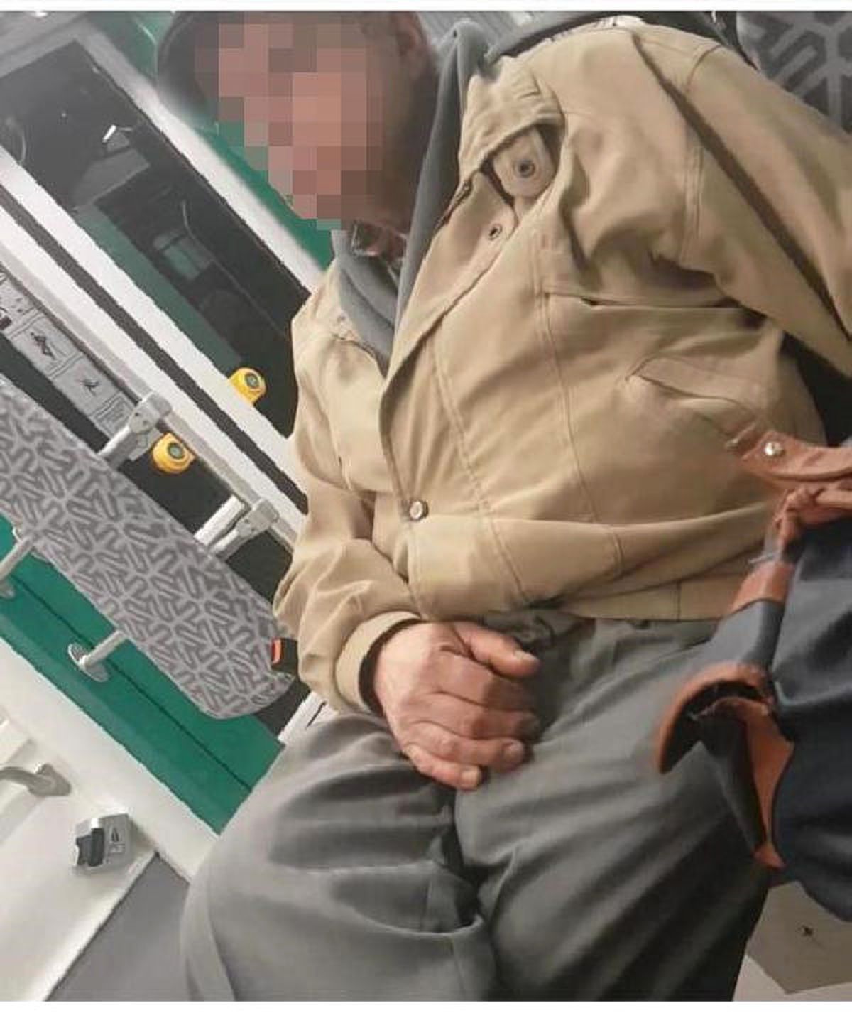 Genç Kıza, Tramvayda Kabakla Taciz(2)