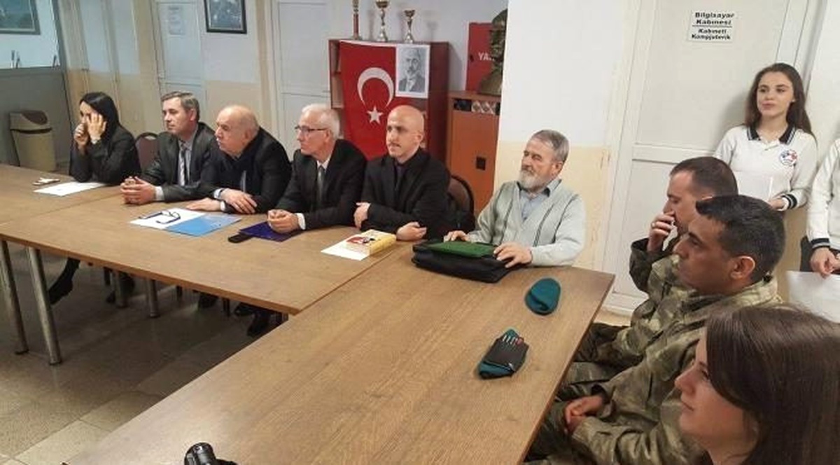 İstiklal Marşı\'nın Kabulünün 96. Yılında M. A. Ersoy, Kosova Atatürk Lisesi\'nde Anıldı