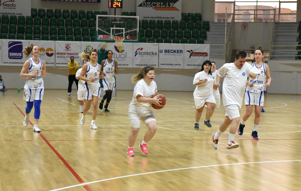 Kardeşlik Kupası, İzmir Down Basket\'in…