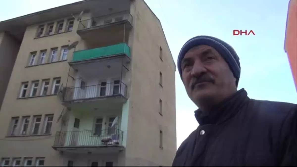 Kars\'ta 2 Kardeş Ile Polisi Elektrik Çarptı