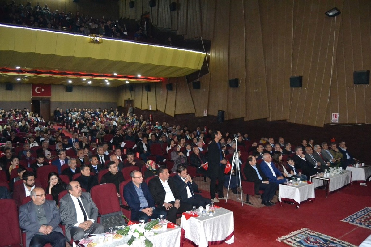Kozan\'da Şehitler Anısına Türk Halk Müziği Konseri