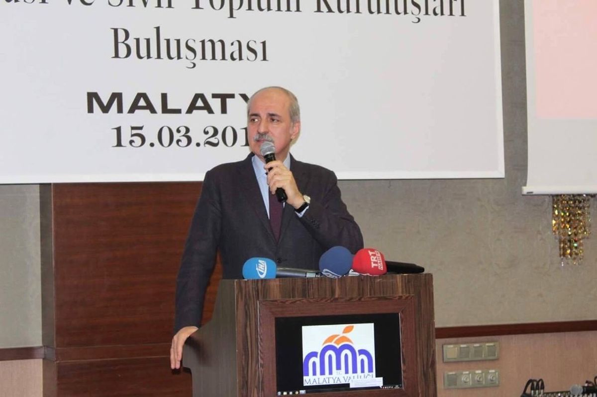 Kurtulmuş \'İş Dünyası ve Sivil Toplum Kuruluşları Buluşması\'na Katıldı