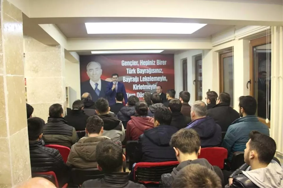 MHP Myk Üyesi Savaş Çolak \'Anayasa Değişikliği\' Konulu Seminer Verdi