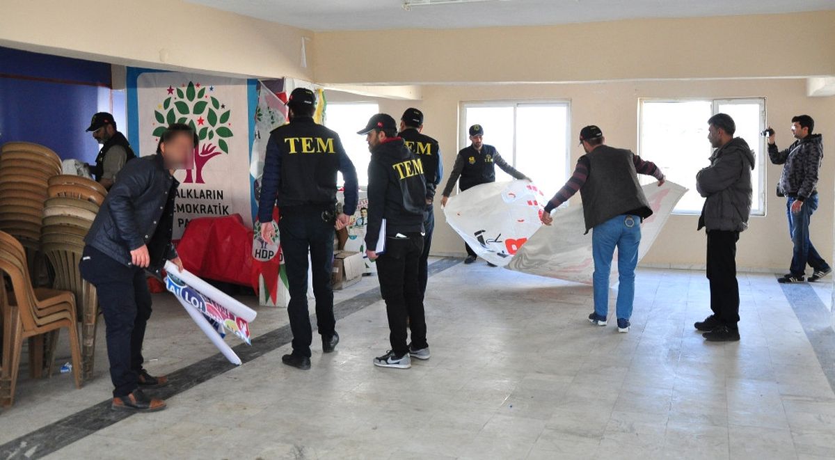 Milas\'ta Polis Hdp Binasını Aradı