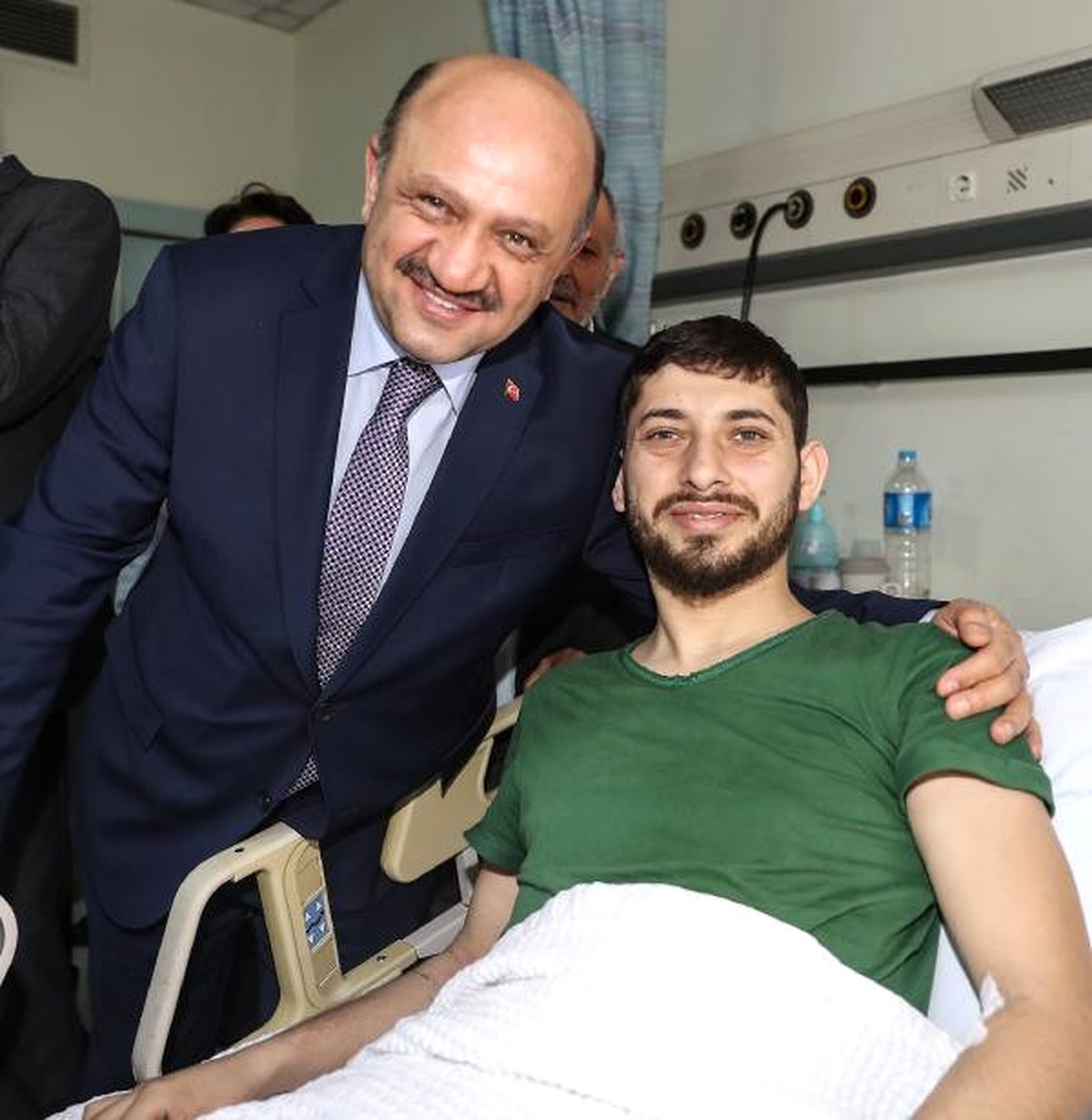 Milli Savunma Bakanı Fikri Işık, Gazileriyle Bir Araya Geldi (2)
