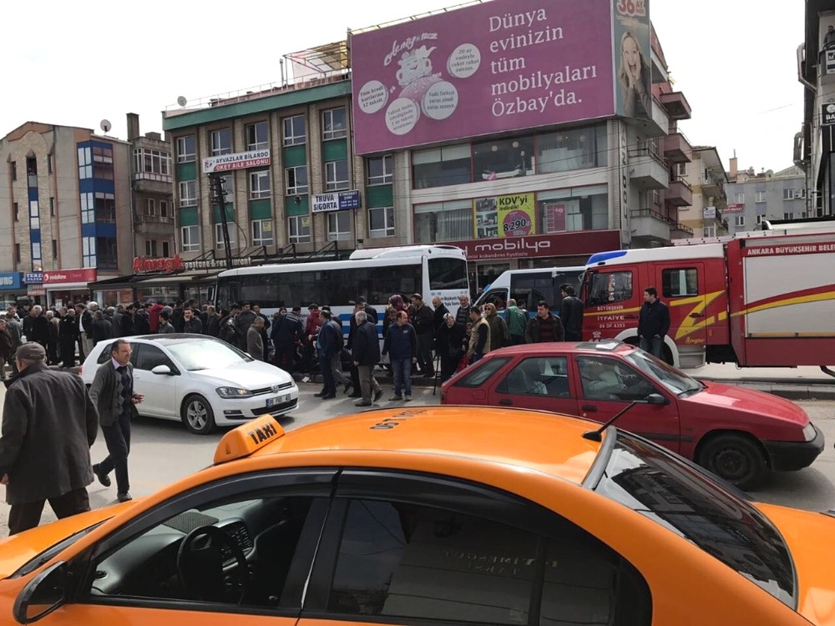 Otobüsün Altında Kalan Anne ve Kızı Hayatını Kaybetti