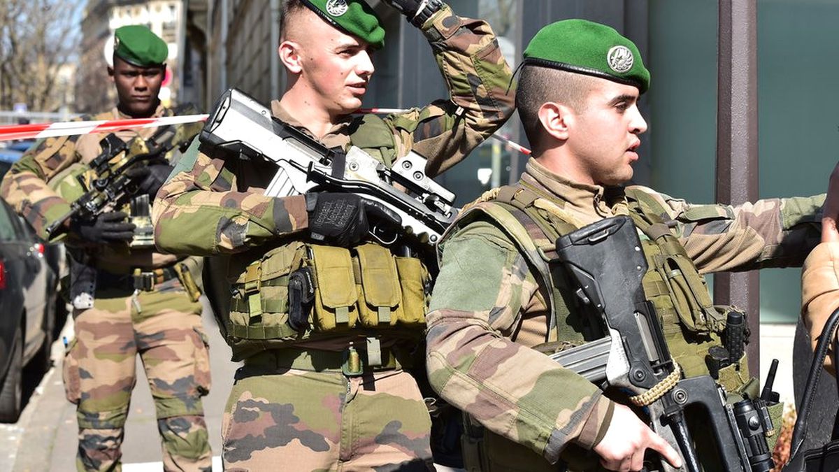 Paris IMF Merkezinde Bombalı Zarf, Bir Kişiyi Yaraladı