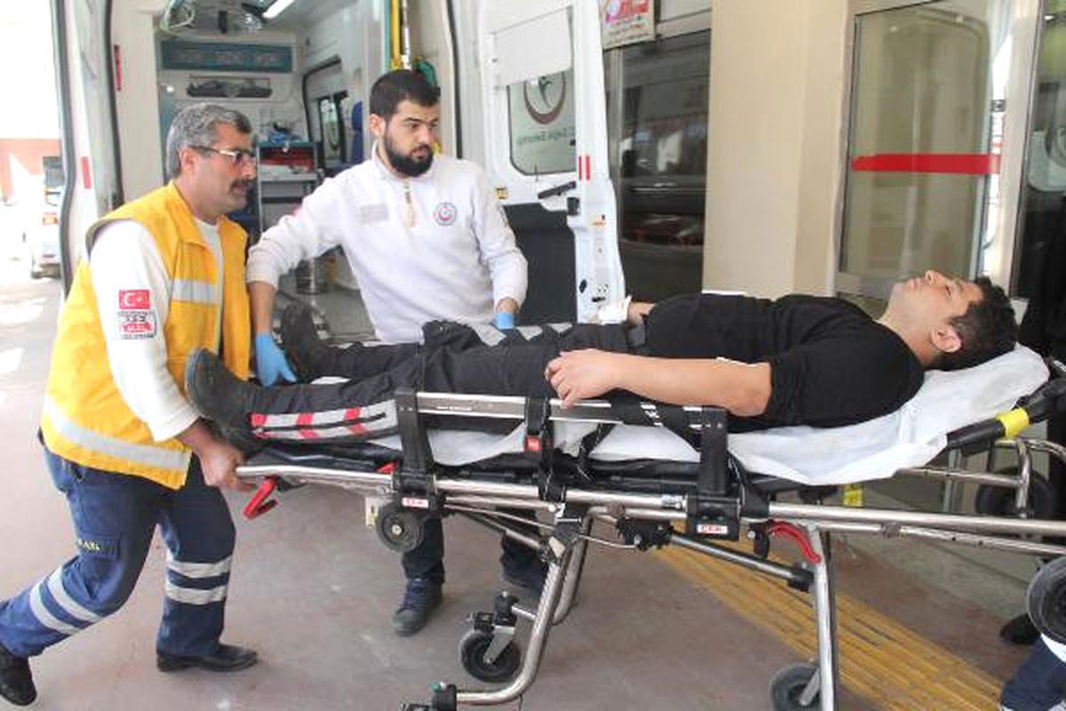 Şanlıurfa\'da Kaza: 2\'si Polis, 3 Yaralı