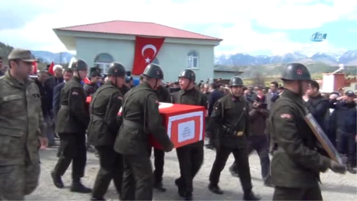 Şehidin Kardeşi: " Kardeşim Ölmedi, Ben Varım Daha Abisi Burada. Kardeşim Damatlık Giyecekti"