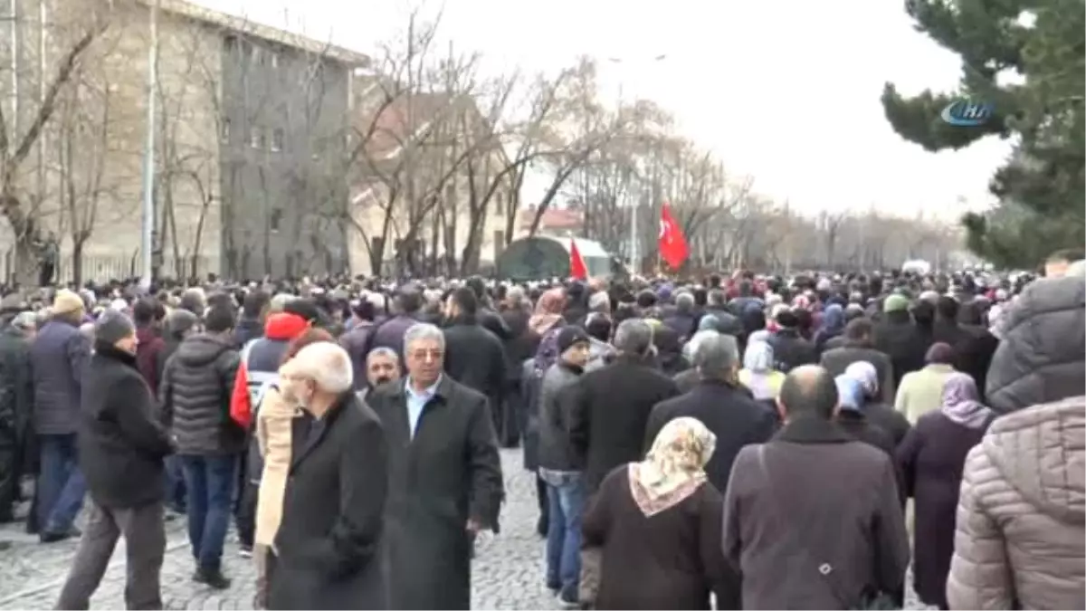 Şehit Uzman Jandarma Çavuş Mahmut Yıldırım Toprağa Verildi