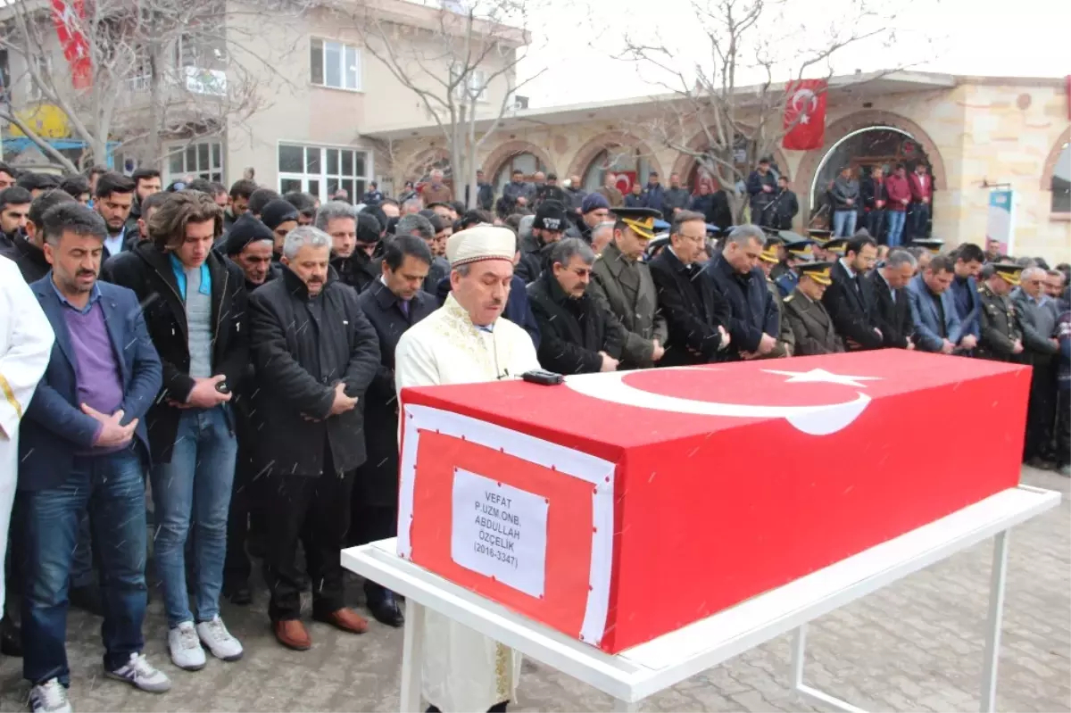 Şehit Uzman Onbaşı Özçelik Son Yolculuğuna Uğurlandı