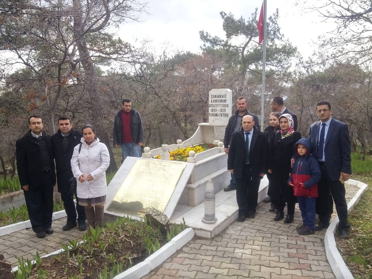 Sgk Personeli, Çanakkale Kahramanı Koca Seyit\'i Mezarı Başında Andı