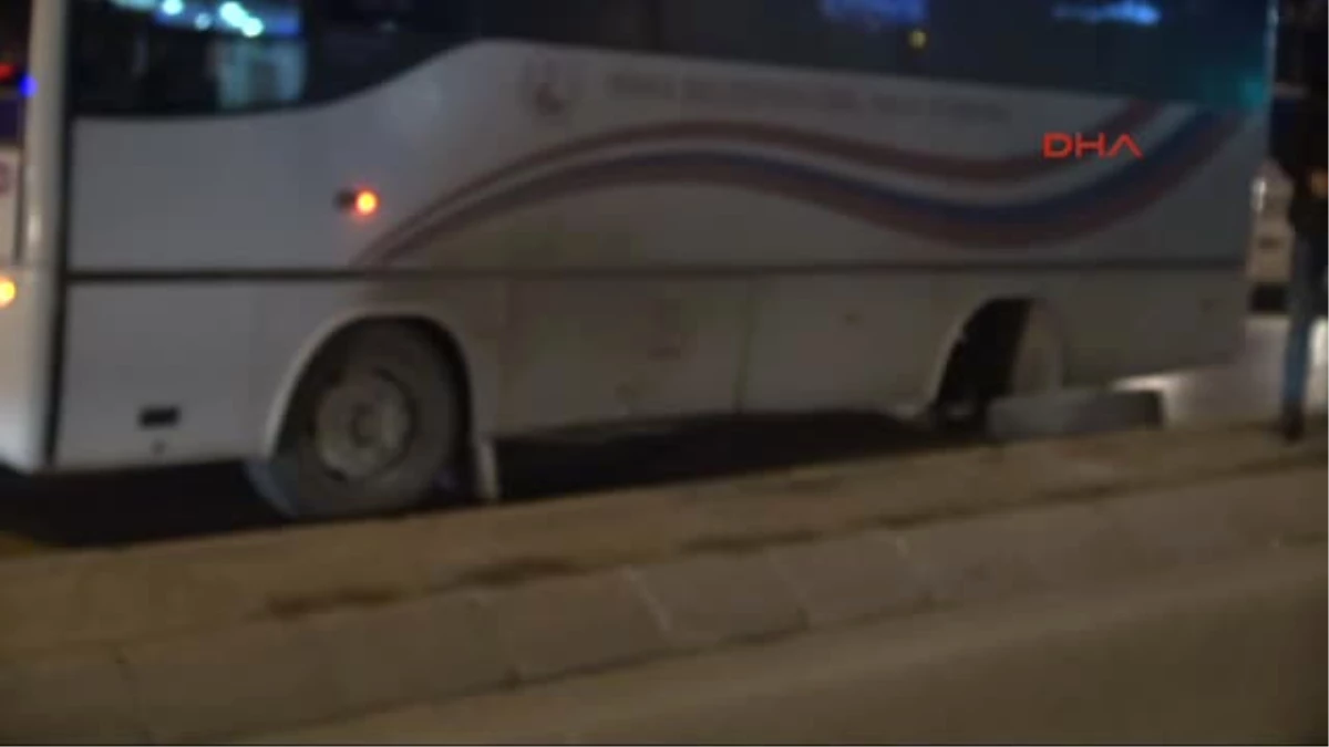 Sivas Seyir Halindeki Halk Otobüsünün Tekeri Çıktı