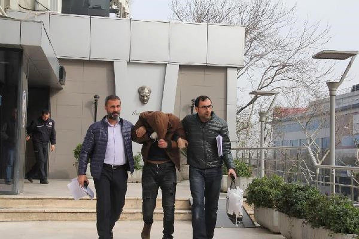 Terminalde 10 Dakikada 5 Yazıhaneden Hırsızlık Yaptı