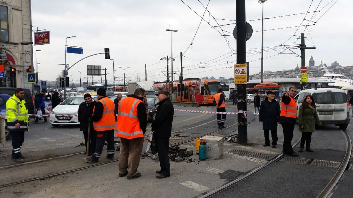 Tramvay Ikinci Kez Yoldan Çıktı