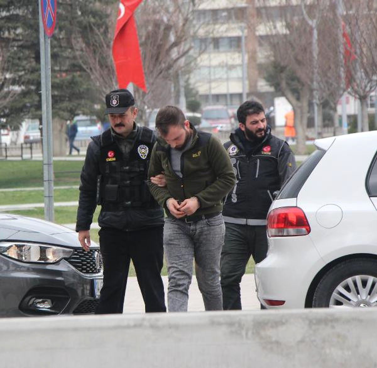Uyuşturucu Partisine Polis Baskını