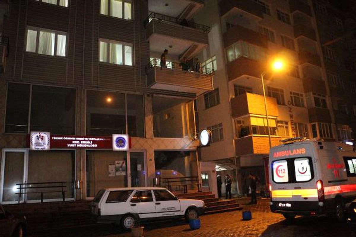 Yurtta Alkol Alan Öğrenci Hastaneye Kaldırıldı