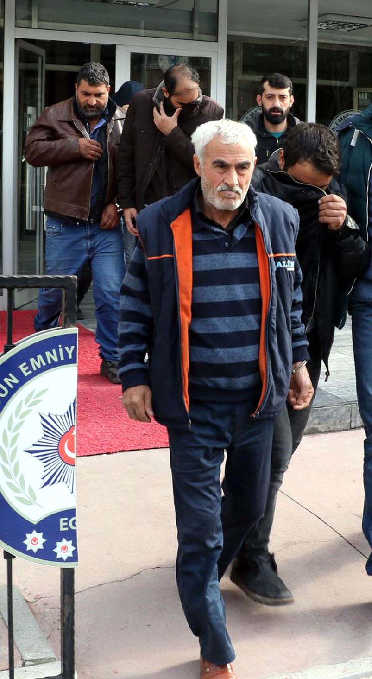6 Kişilik Dolandırıcılık Çetesi Çökertildi