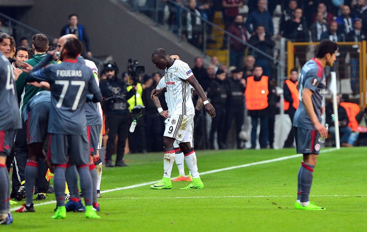 Aboubakar Bitiş Düdüğüyle Stadı Terk Etti