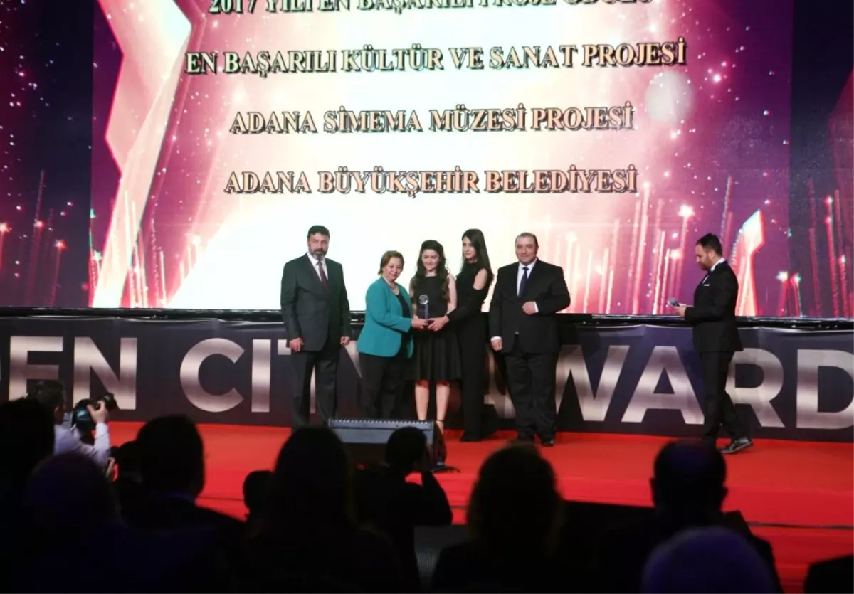 Adana Büyükşehir Belediyesine Kültür-Sanat Ödülü