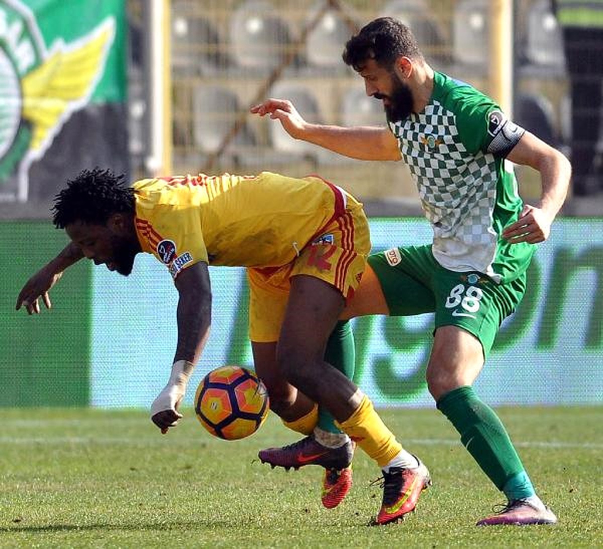 Akhisar Belediyespor\'a Kaptan Caner\'den Uyarı