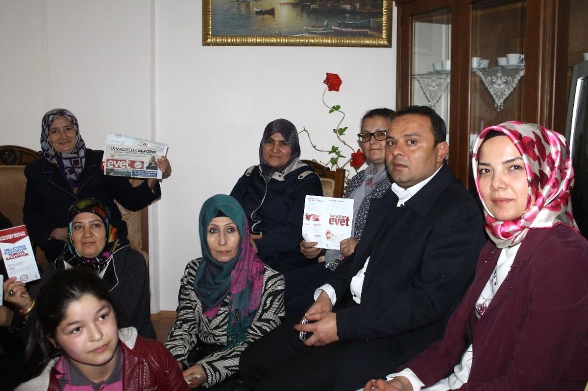 Aksaray\'da AK Parti Heyeti Ev Hanımlarıyla Buluştu