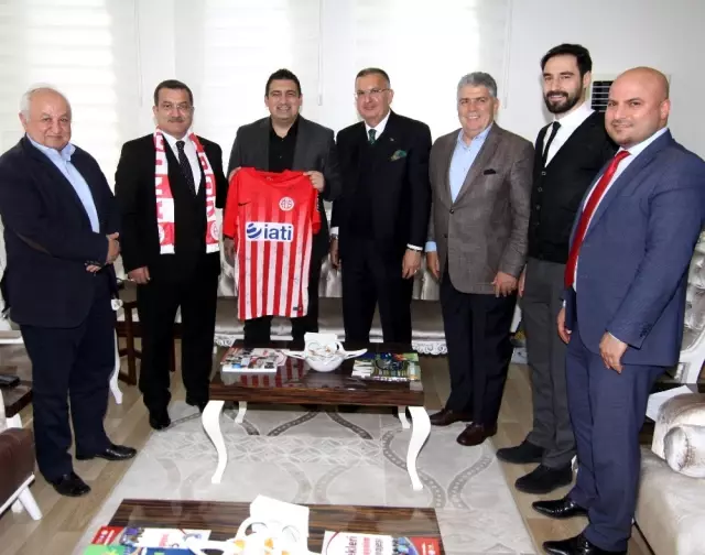 Antalyaspor Yönetim Kurulu'ndan Emniyet Müdürü Uzunkaya'ya ...