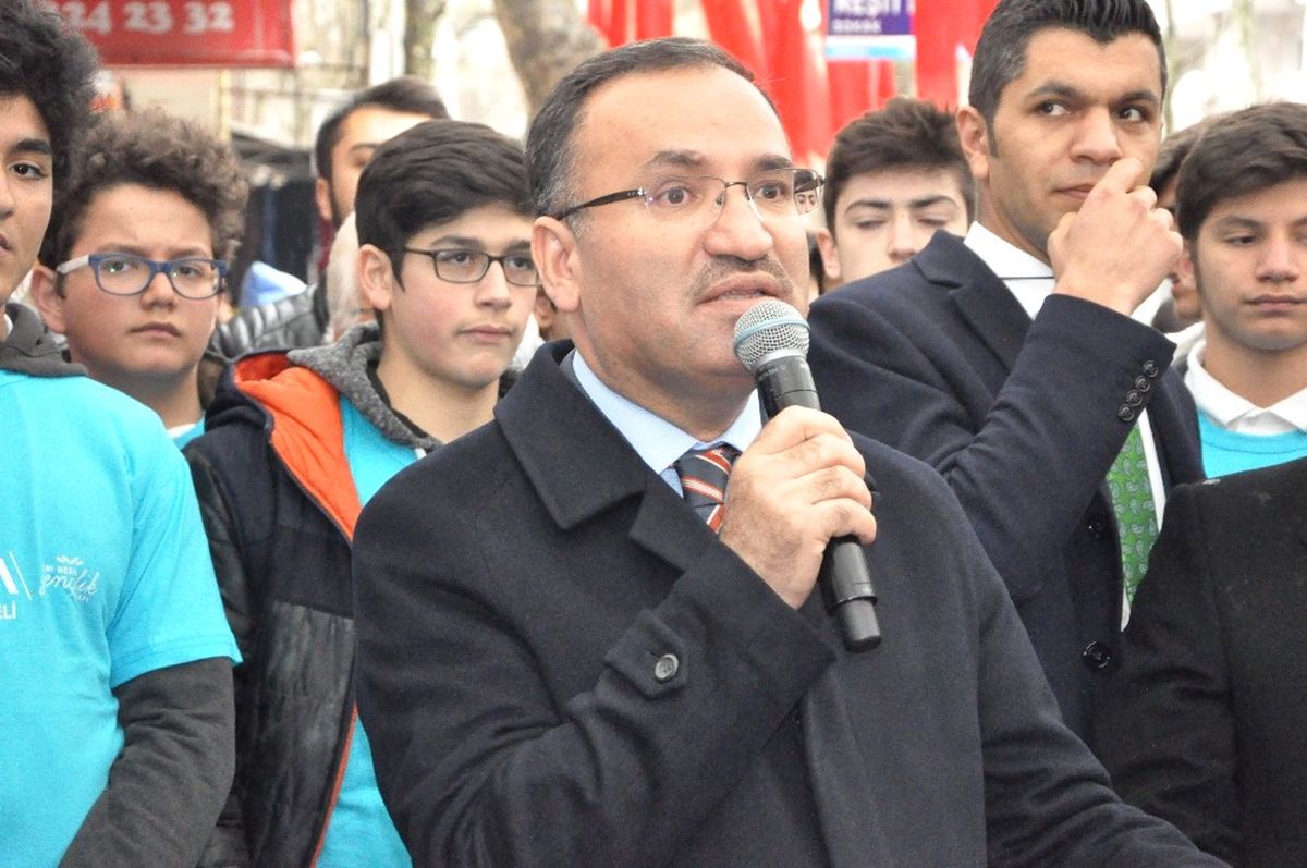 Bakan Bozdağ\'dan Gençlere Çağrı Açıklaması