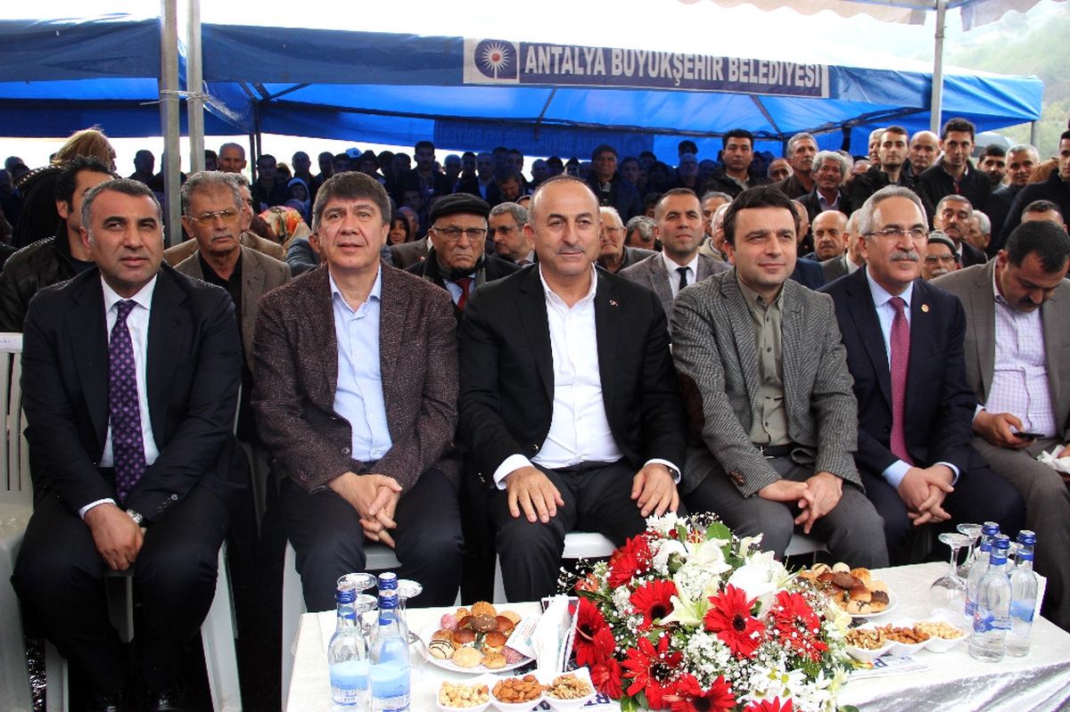Bakan Çavuşoğlu\'ndan Muhalif Ülküçülere Seslendi