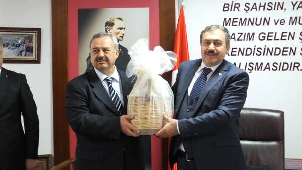 Bakan Eroğlu, Balıkesir\'in İlçelerinde