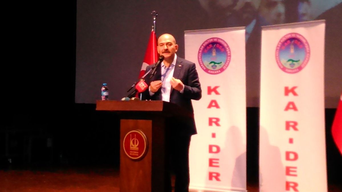 Bakan Soylu: "Avrupa\'ya Her Ay 15 Bin Mülteciyi Gönderelim de Akılları Şaşırsın"