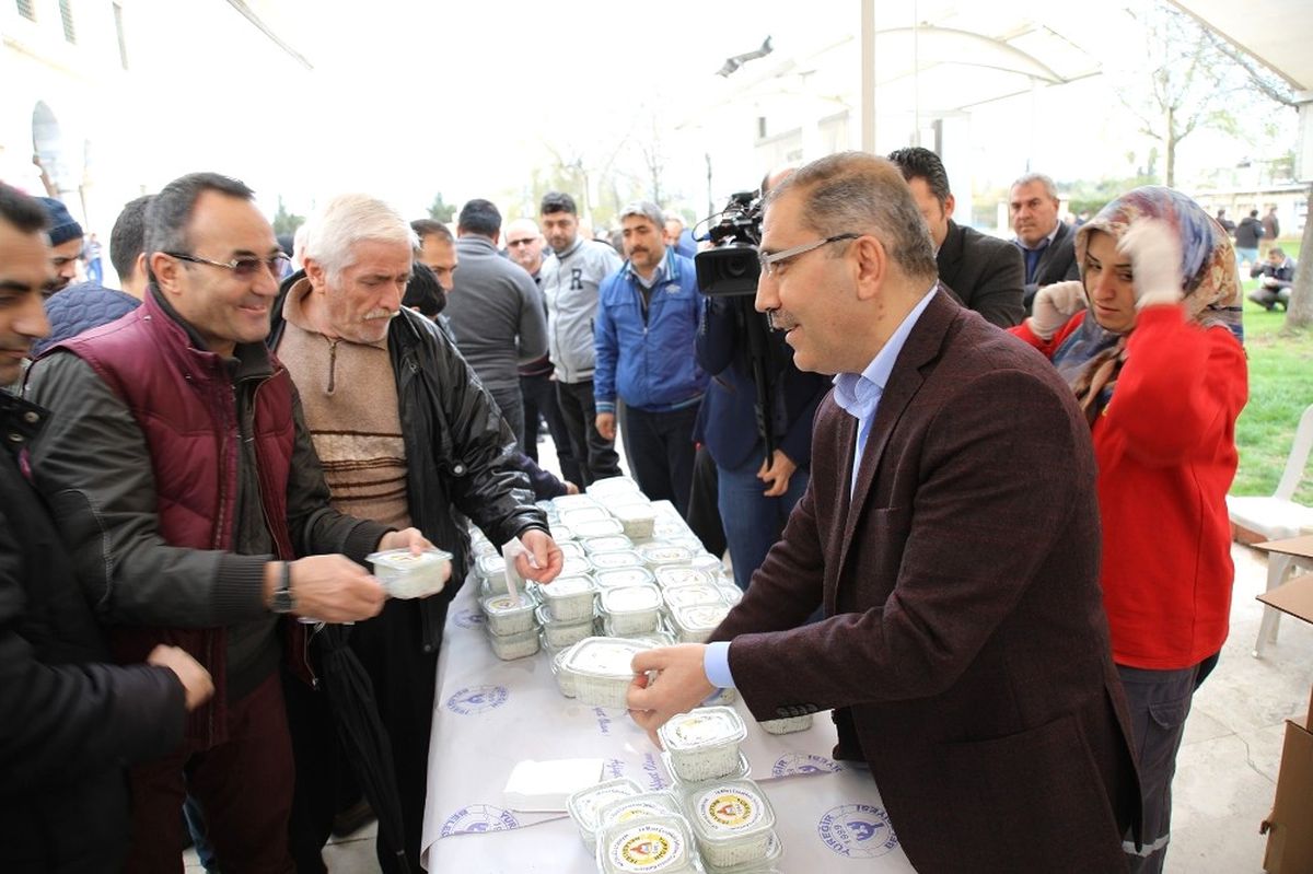 Başkan Çelikcan Kırık Buğday Çorbası Dağıttı
