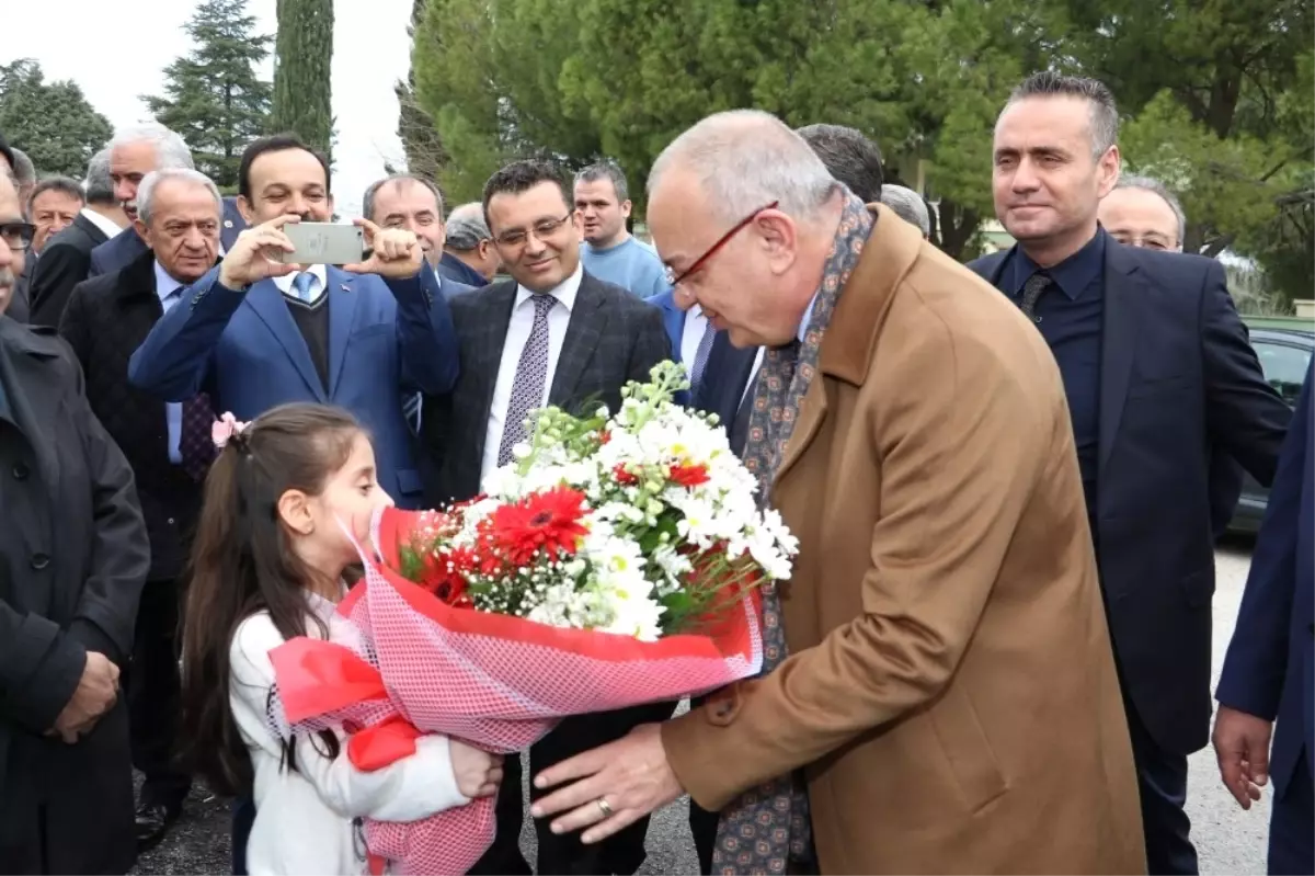 Başkan Ergün Çobanisalı Öğrencileri Sevindirdi